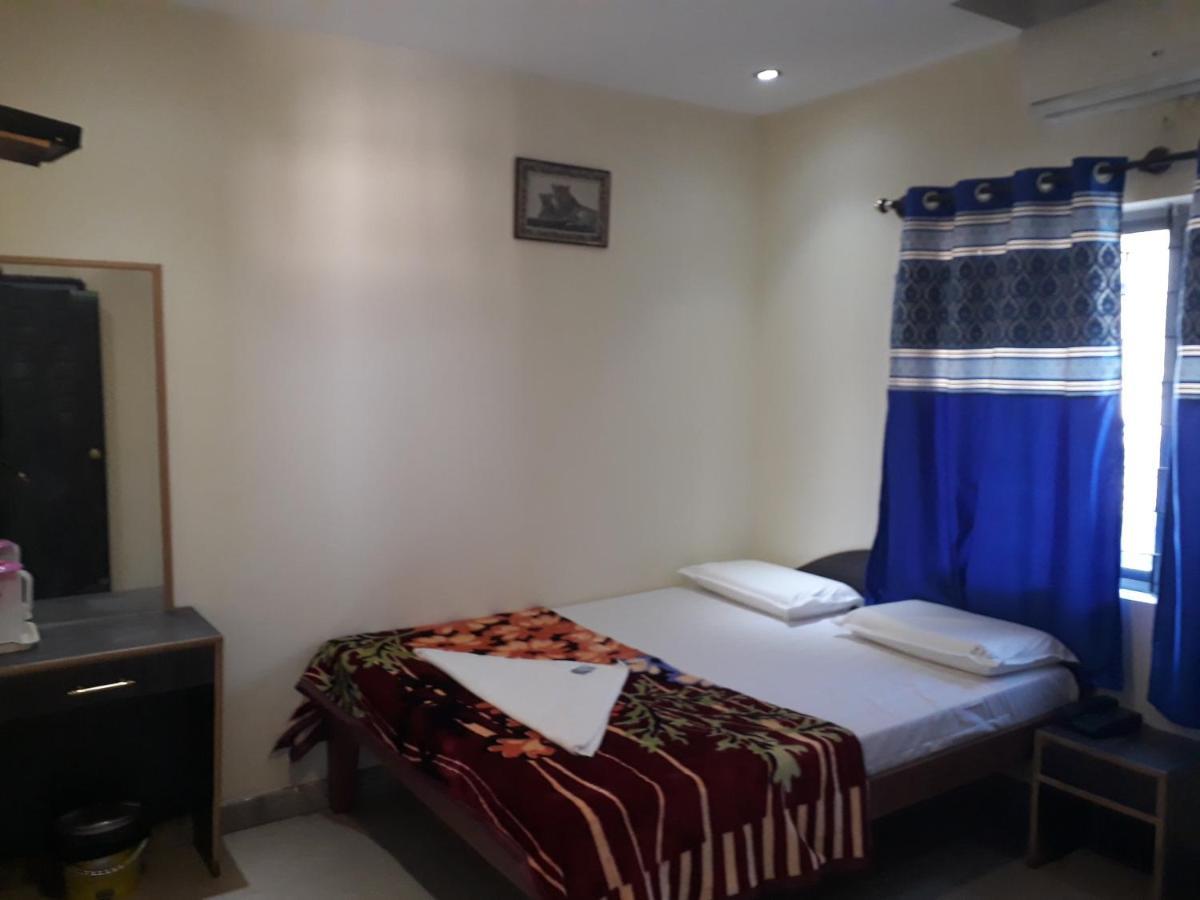 Blue Moon Residency Hotel Májszúr Kültér fotó